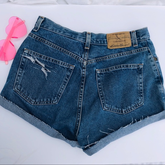 Vintage high waisted denim shorts 💕💕 - Picture 5 of 8
